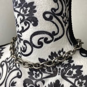 EXPRESS chain necklace.